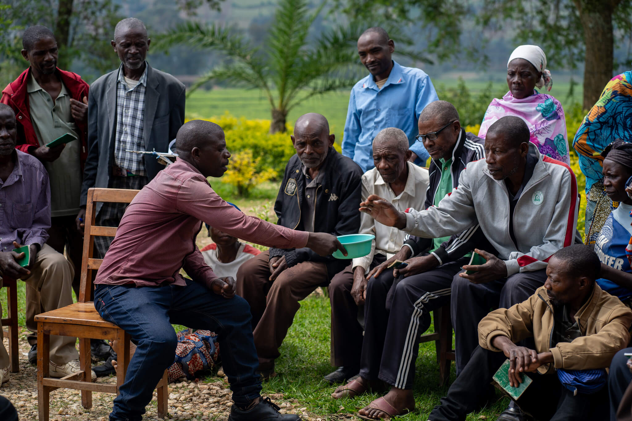 A meeting of the Twisungane VSLA group at Pfunda Tea Estate, Rubavu, Rwanda. Image: Documenting Afrika/ETP